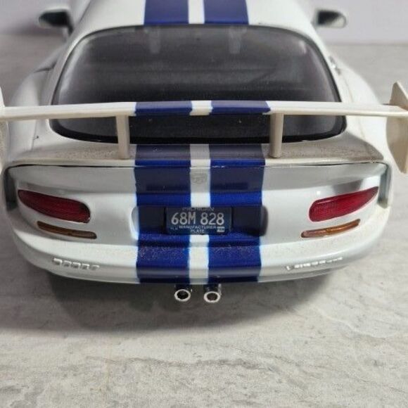 Blue & White Maisto Dodge Viper GTS GTS-R Coupe Scale 1/18 with Spoiler on Back. - Picture 4 of 16